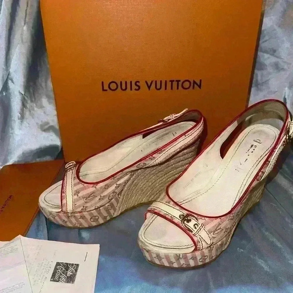 AUTHENTIC LOUIS VUITTON HEELS - Picture 3 of 14